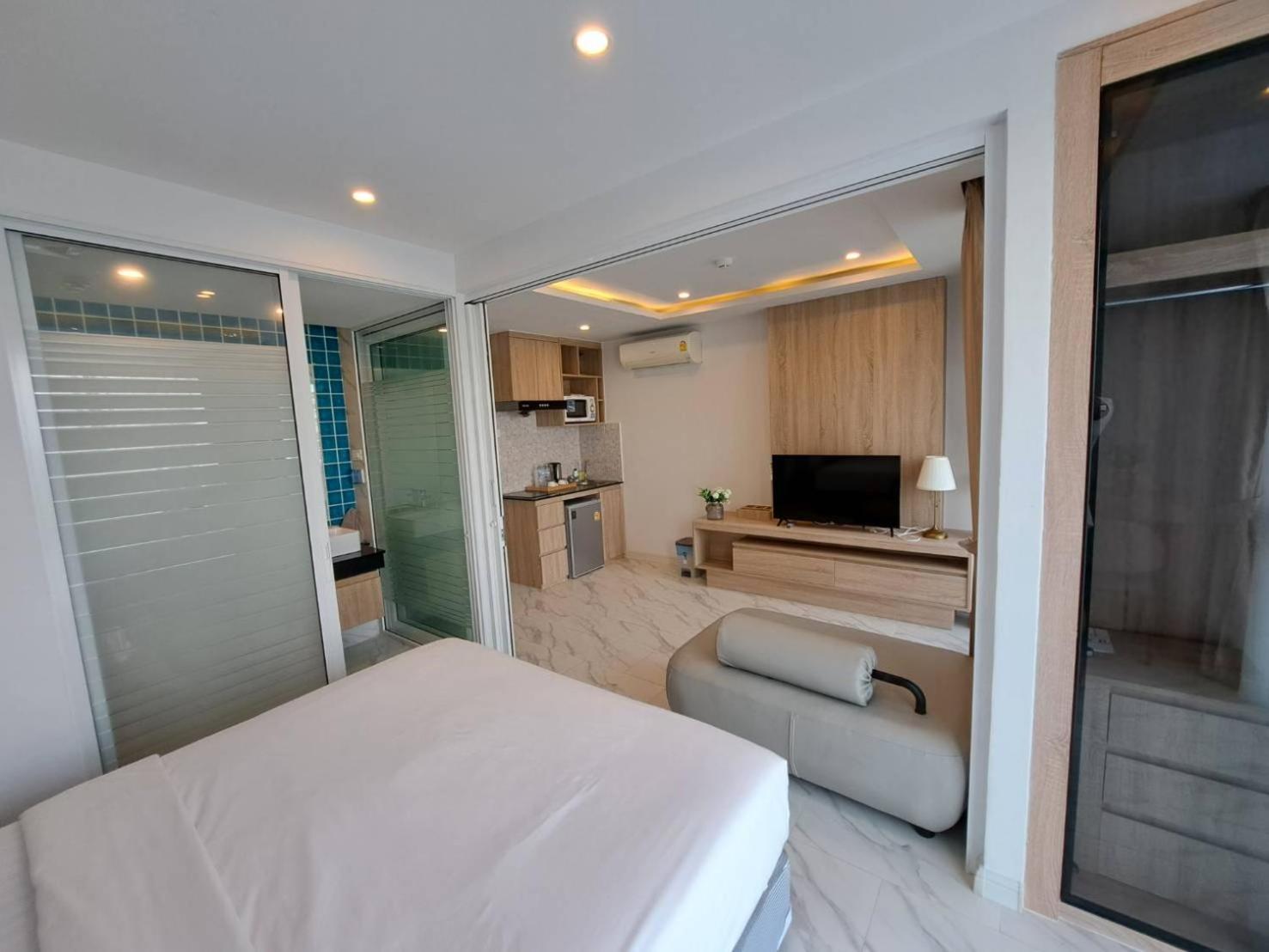 Deco Pattaya Hotel North Pattaya Exterior photo